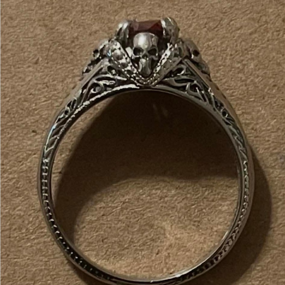 Ladies Red Solitaire Filigree Skull Ring Lady Biker Stainless Steel
Size 8.5